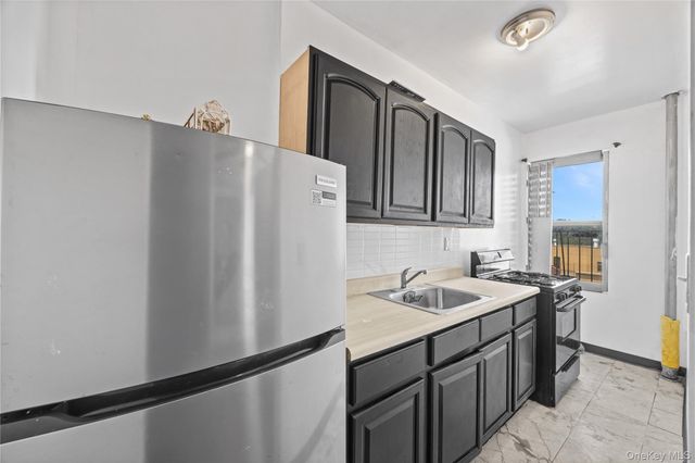 1015 Summit Avenue 4A, Bronx, NY 10452