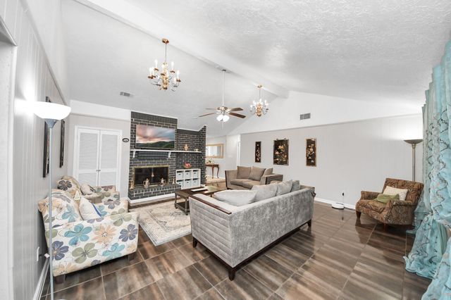 12415 Campos Drive, Houston, TX 77065