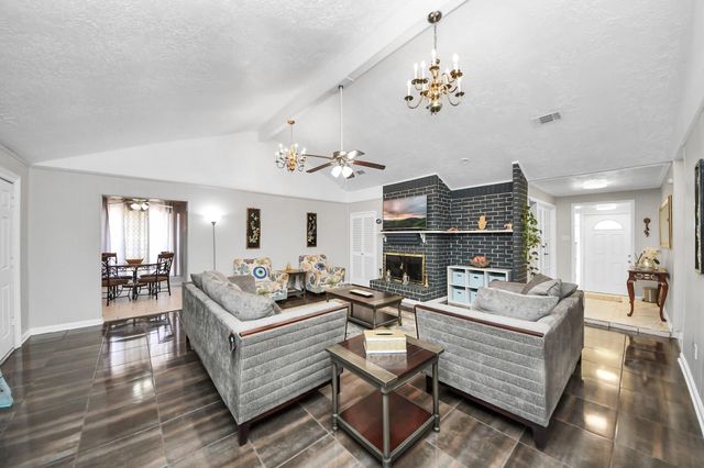 12415 Campos Drive, Houston, TX 77065
