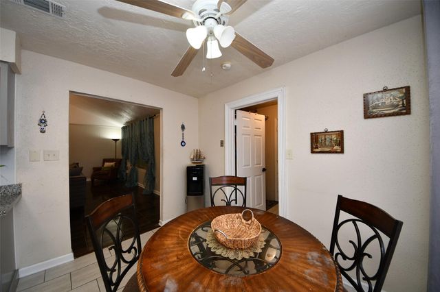 12415 Campos Drive, Houston, TX 77065