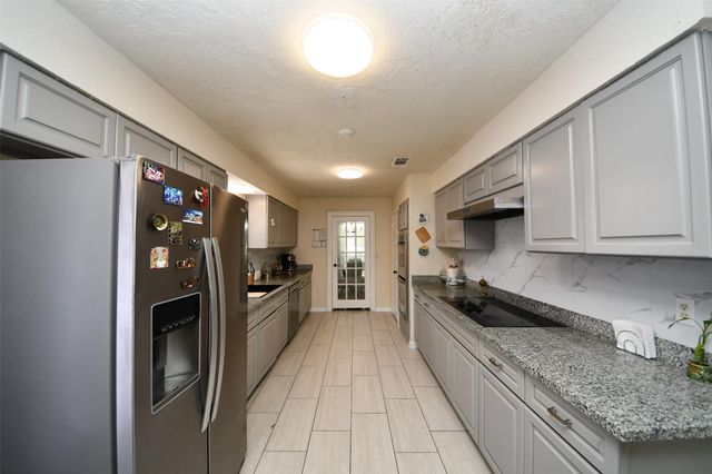 12415 Campos Drive, Houston, TX 77065