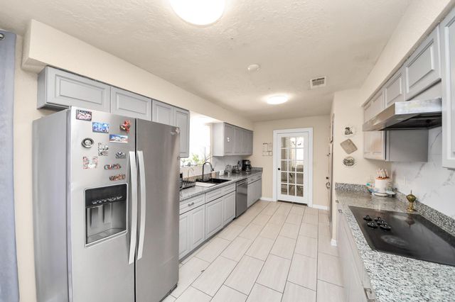 12415 Campos Drive, Houston, TX 77065