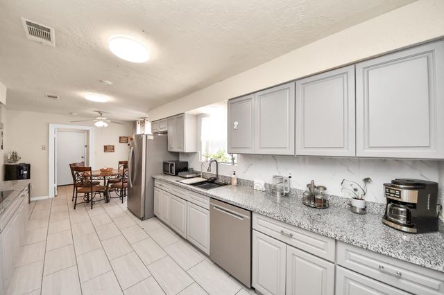 12415 Campos Drive, Houston, TX 77065