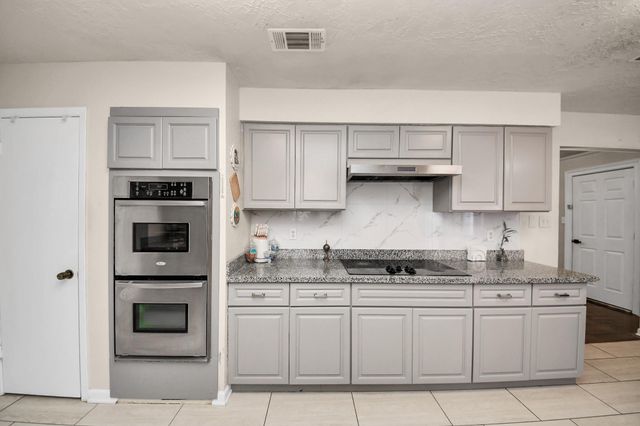 12415 Campos Drive, Houston, TX 77065