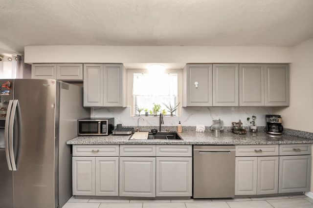 12415 Campos Drive, Houston, TX 77065