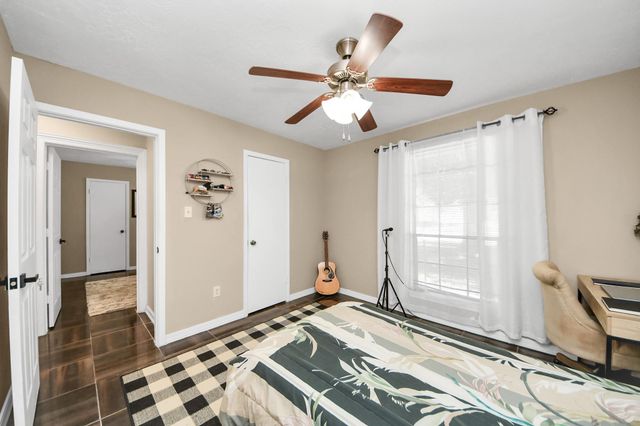 12415 Campos Drive, Houston, TX 77065