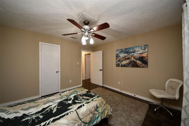 12415 Campos Drive, Houston, TX 77065