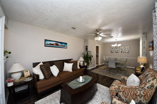12415 Campos Drive, Houston, TX 77065