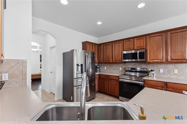 1117 Cockrill Court, Hutto, TX 78634