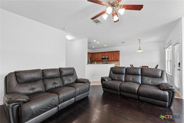 1117 Cockrill Court, Hutto, TX 78634