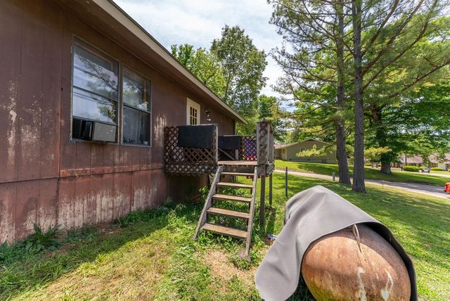 302 W 5th Street, Hardy, AR 72542