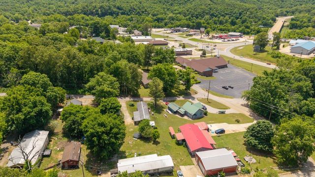 302 W 5th Street, Hardy, AR 72542