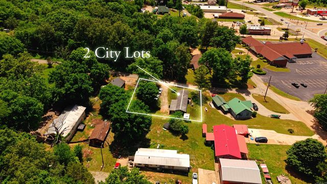 302 W 5th Street, Hardy, AR 72542