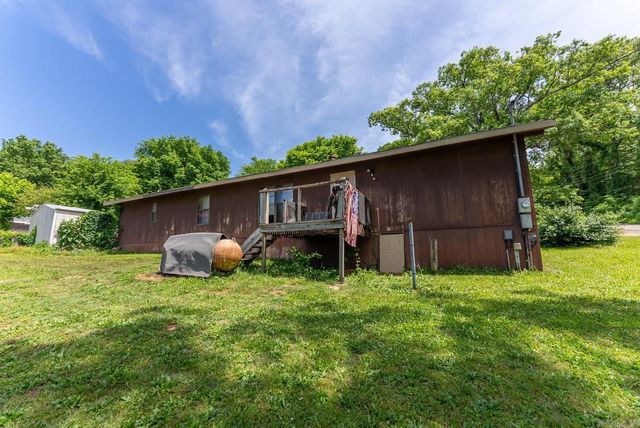 302 W 5th Street, Hardy, AR 72542