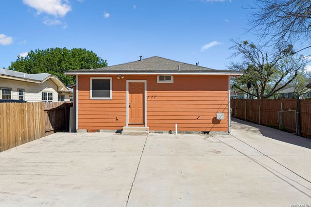 438 Rigsby, San Antonio, TX 78210