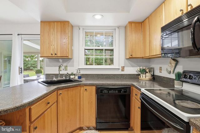3729 SILVERWOOD DR, York, PA 17402