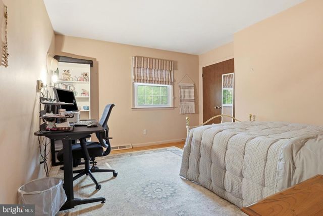 3729 SILVERWOOD DR, York, PA 17402