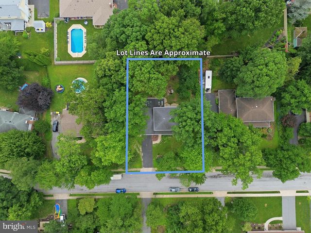 3729 SILVERWOOD DR, York, PA 17402