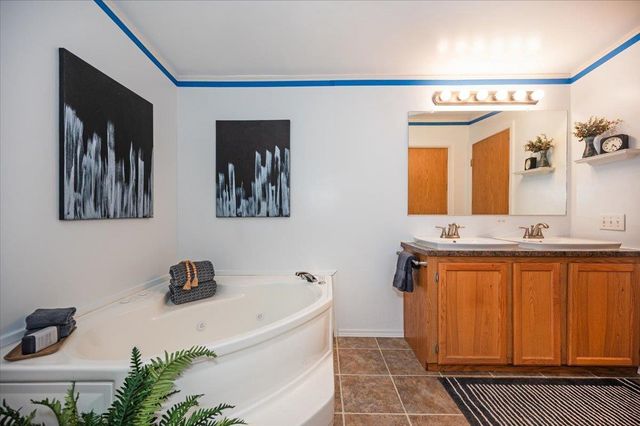 420 6th Ave E, Superior, WI 54880