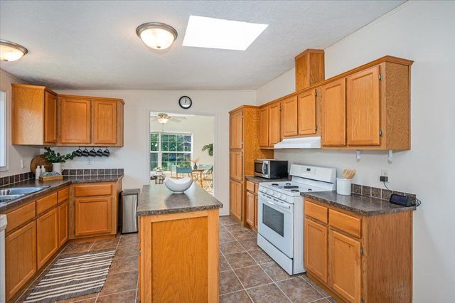 420 6th Ave E, Superior, WI 54880