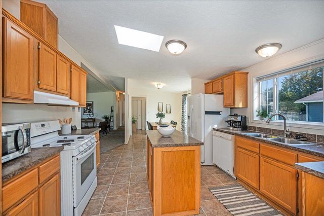 420 6th Ave E, Superior, WI 54880