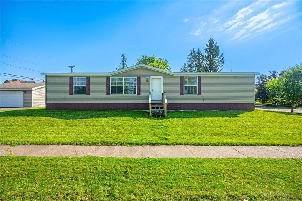 420 6th Ave E, Superior, WI 54880