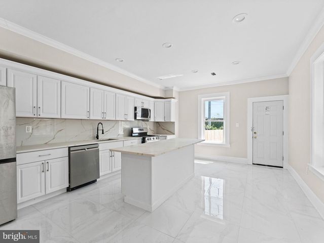 6046 GREENWAY AVE, Philadelphia, PA 19142