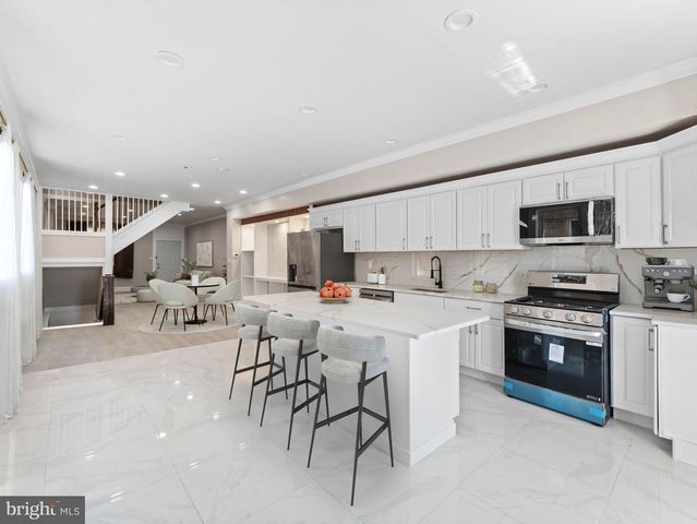 6046 GREENWAY AVE, Philadelphia, PA 19142