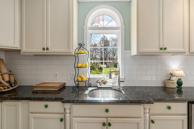 249 High St, Duxbury, MA 02332