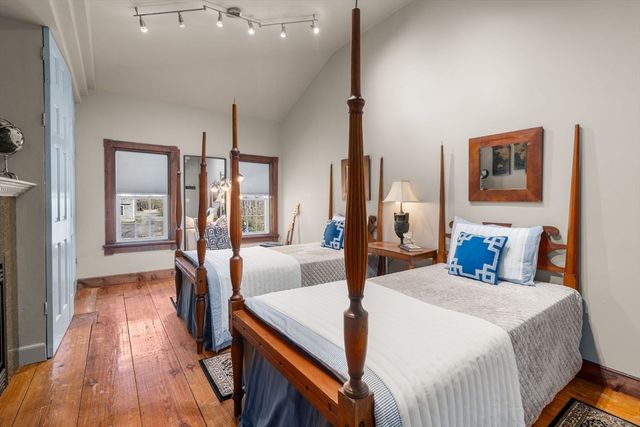 249 High St, Duxbury, MA 02332