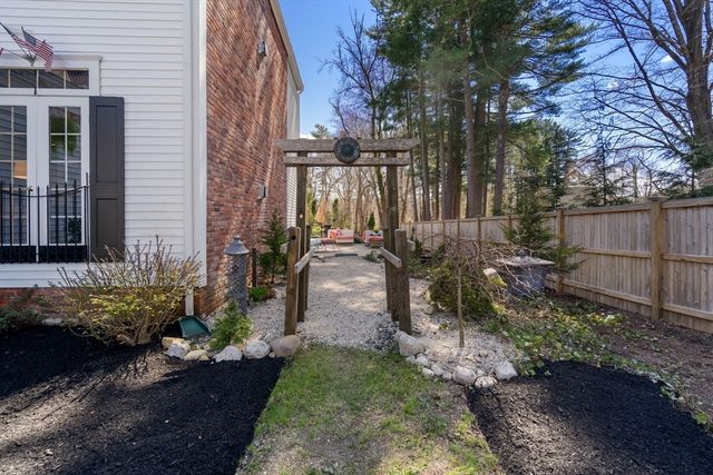 249 High St, Duxbury, MA 02332