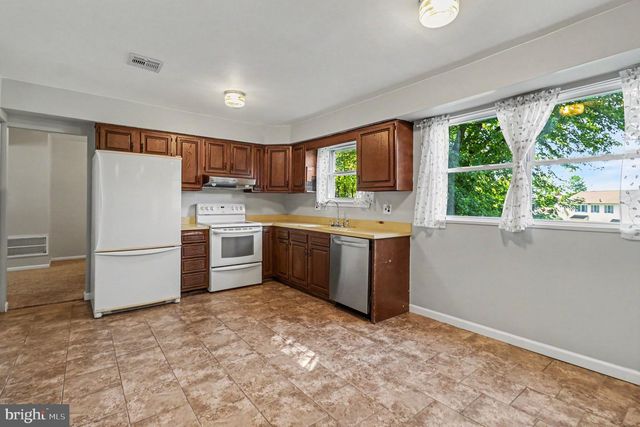 208 N TROOPER RD, West Norriton, PA 19403