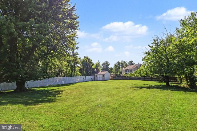 208 N TROOPER RD, West Norriton, PA 19403
