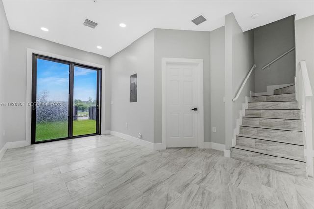 1962 NW 107th St 1954, Miami, FL 33167