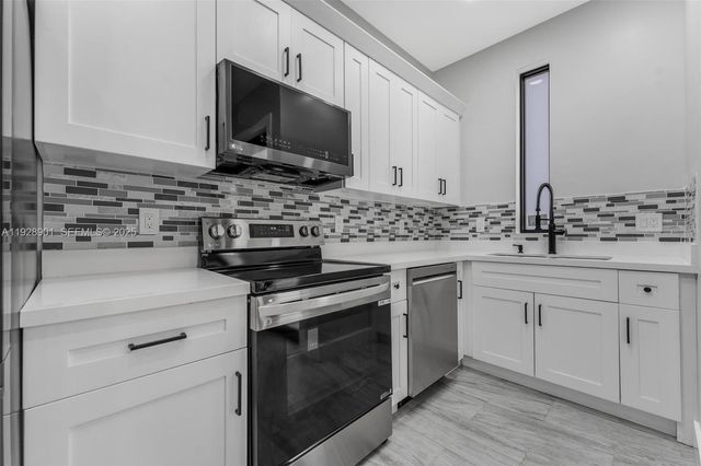 1962 NW 107th St 1954, Miami, FL 33167