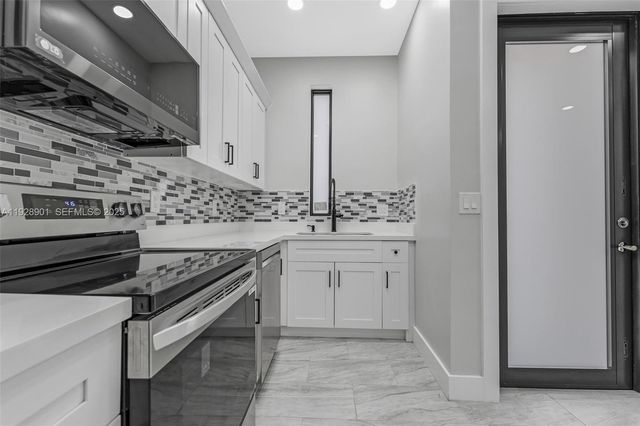 1962 NW 107th St 1954, Miami, FL 33167