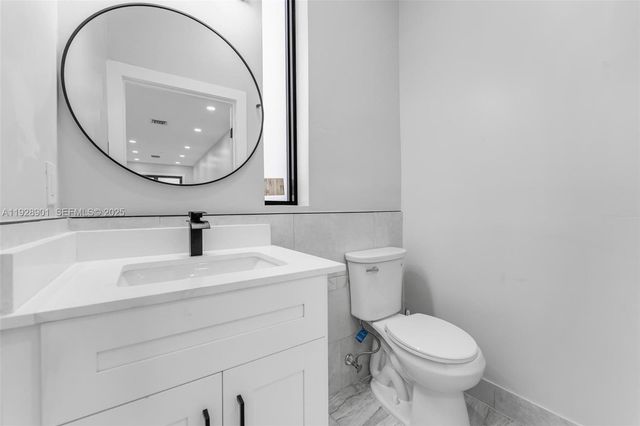 1962 NW 107th St 1954, Miami, FL 33167