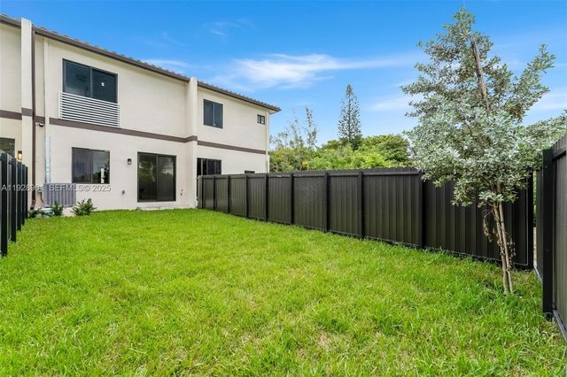 1962 NW 107th St 1954, Miami, FL 33167