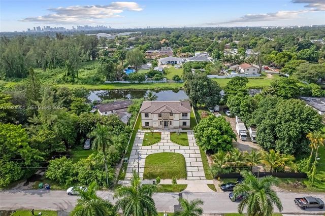 1962 NW 107th St 1954, Miami, FL 33167