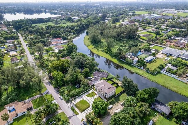 1962 NW 107th St 1954, Miami, FL 33167