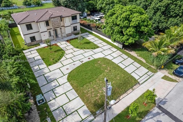 1962 NW 107th St 1954, Miami, FL 33167