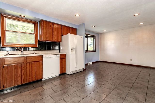 249 Shore Drive, Eastlake, OH 44095