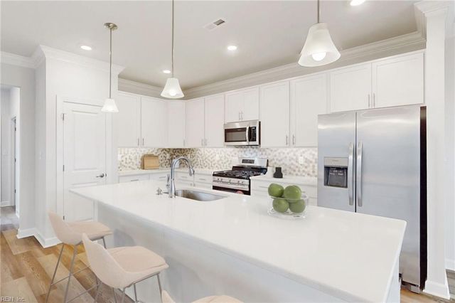 2206 Captiva LN, Chesapeake, VA 23321