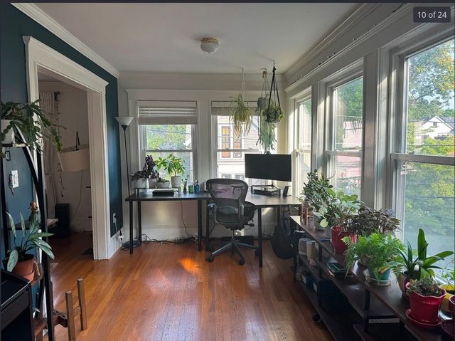 107 Charlesbank Rd 1, Newton, MA 02158