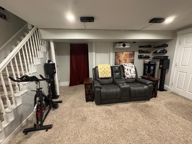 107 Charlesbank Rd 1, Newton, MA 02158