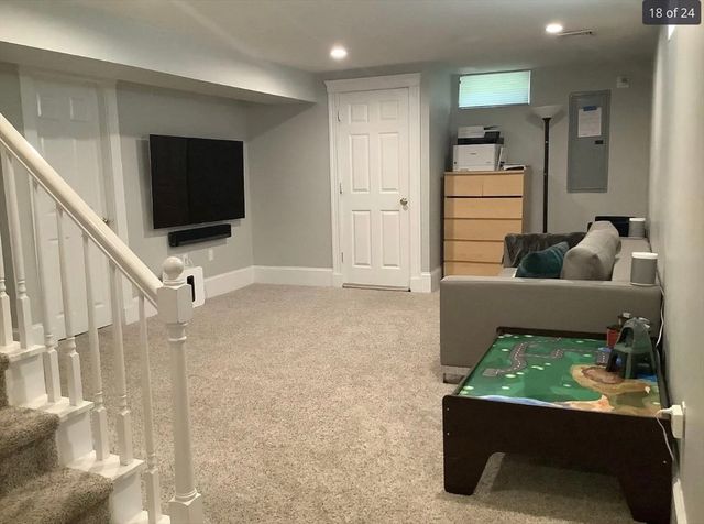 107 Charlesbank Rd 1, Newton, MA 02158