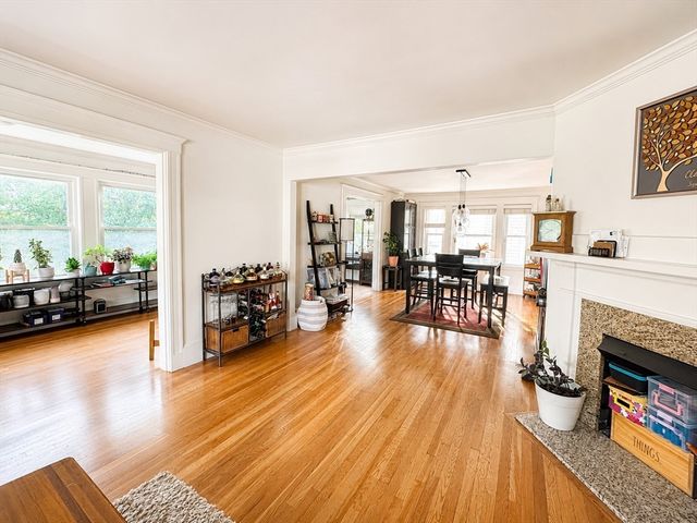 107 Charlesbank Rd 1, Newton, MA 02158