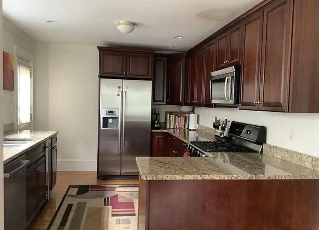 107 Charlesbank Rd 1, Newton, MA 02158