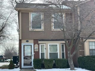 719 SW Liggett Road A, Blue Springs, MO 64015