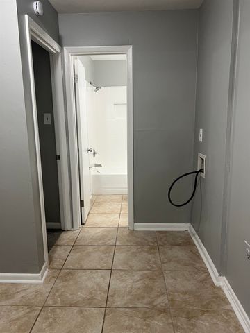 3274 GAYLORD LN, Memphis, TN 38118